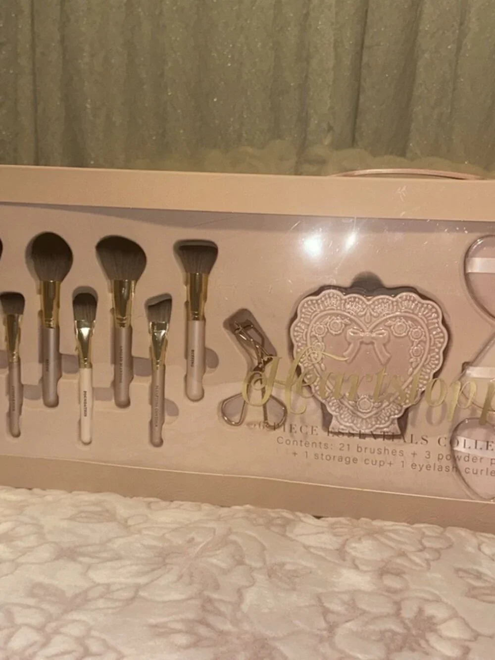 NWT TikTok Viral Heartstopper Pink Makeup Brush Set
